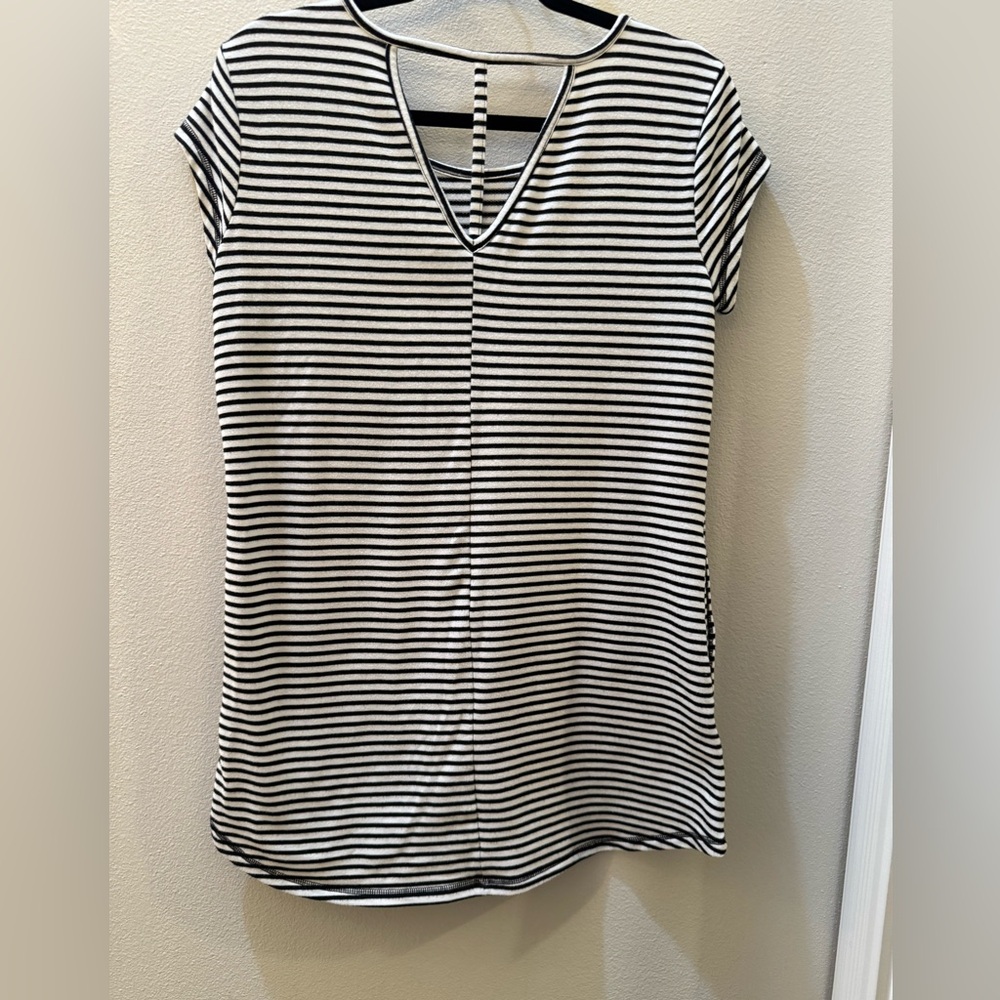 Black and White Fitted Flutter Sleeve Tee with pockets